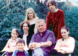 Janis with husband Keith and children: Tom, April, Georgia, Beatrice and Joshua