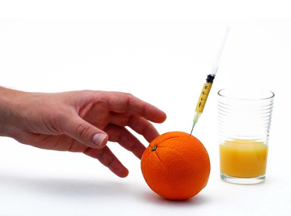 High dose Vitamin C slows tumour growth and reduces side-effects
