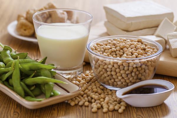 Soy, soya milk and cows' dairy